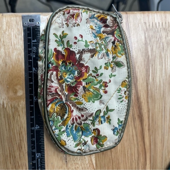 Vintage Floral Zippered Lined Quilted Coin Purse - Picture 8 of 8